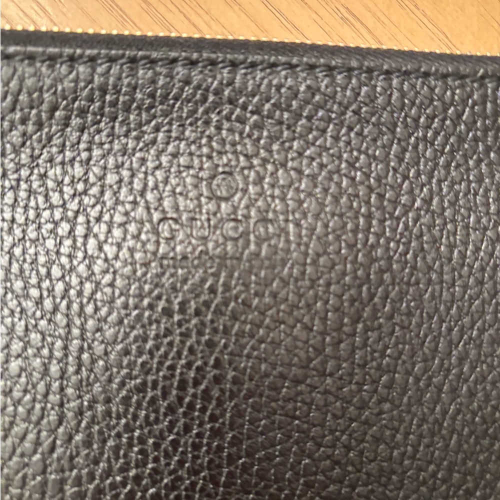 Gucci black  pebbled leather large clutch new - Picture 5 of 9